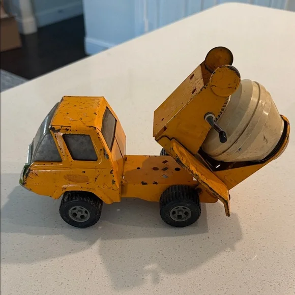Vintage Tonka Yellow Cement Mixer Truck - Picture 5 of 6
